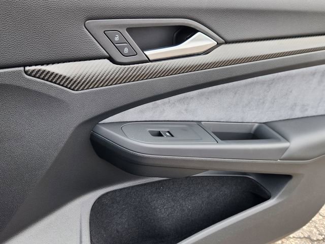 Certified 2025 Volkswagen Golf R Black Edition image 13