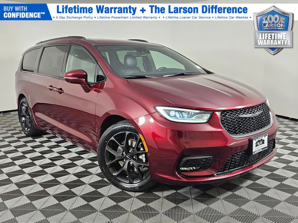 Used 2021 Chrysler Pacifica Touring-L w/ Uconnect Theater Family Group