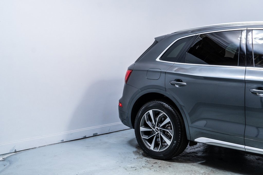 Used 2023 Audi Q5 2.0T Premium w/ Convenience Package image 11