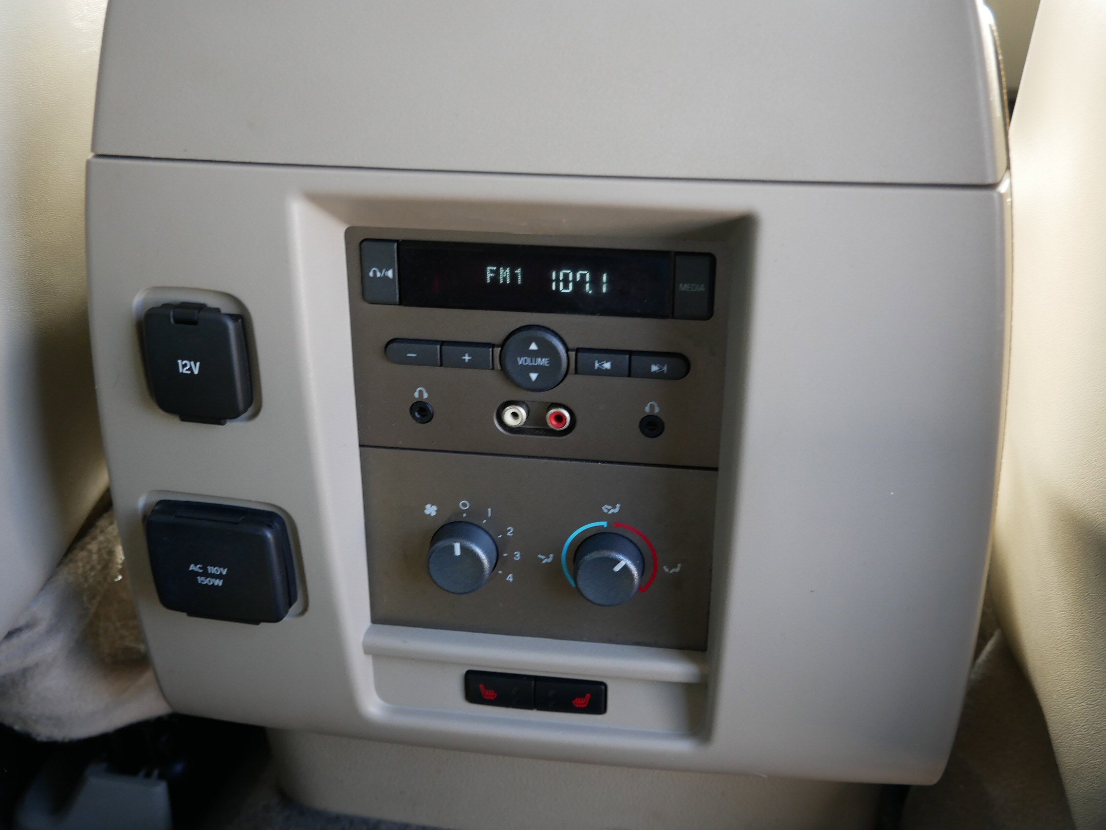 Used 2014 Lincoln Navigator 4WD image 12