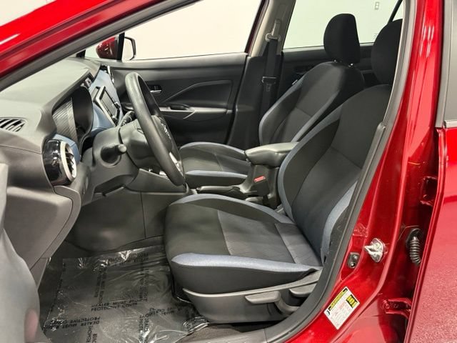 Used 2025 Nissan Versa SV w/ Trunk Package FWD image 14