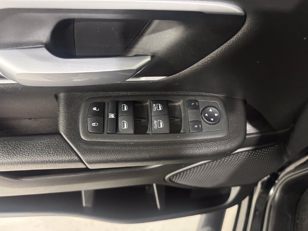 Used 2022 RAM 1500 Big Horn AWD/4WD image 17