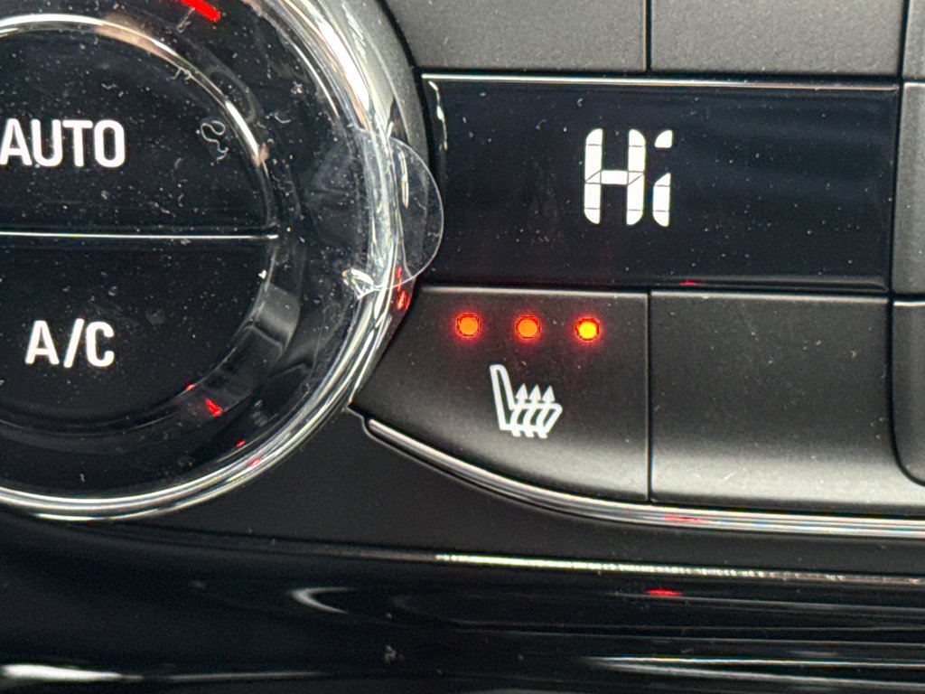 Used 2025 Chevrolet Trax LT w/ Driver Confidence Package FWD image 31