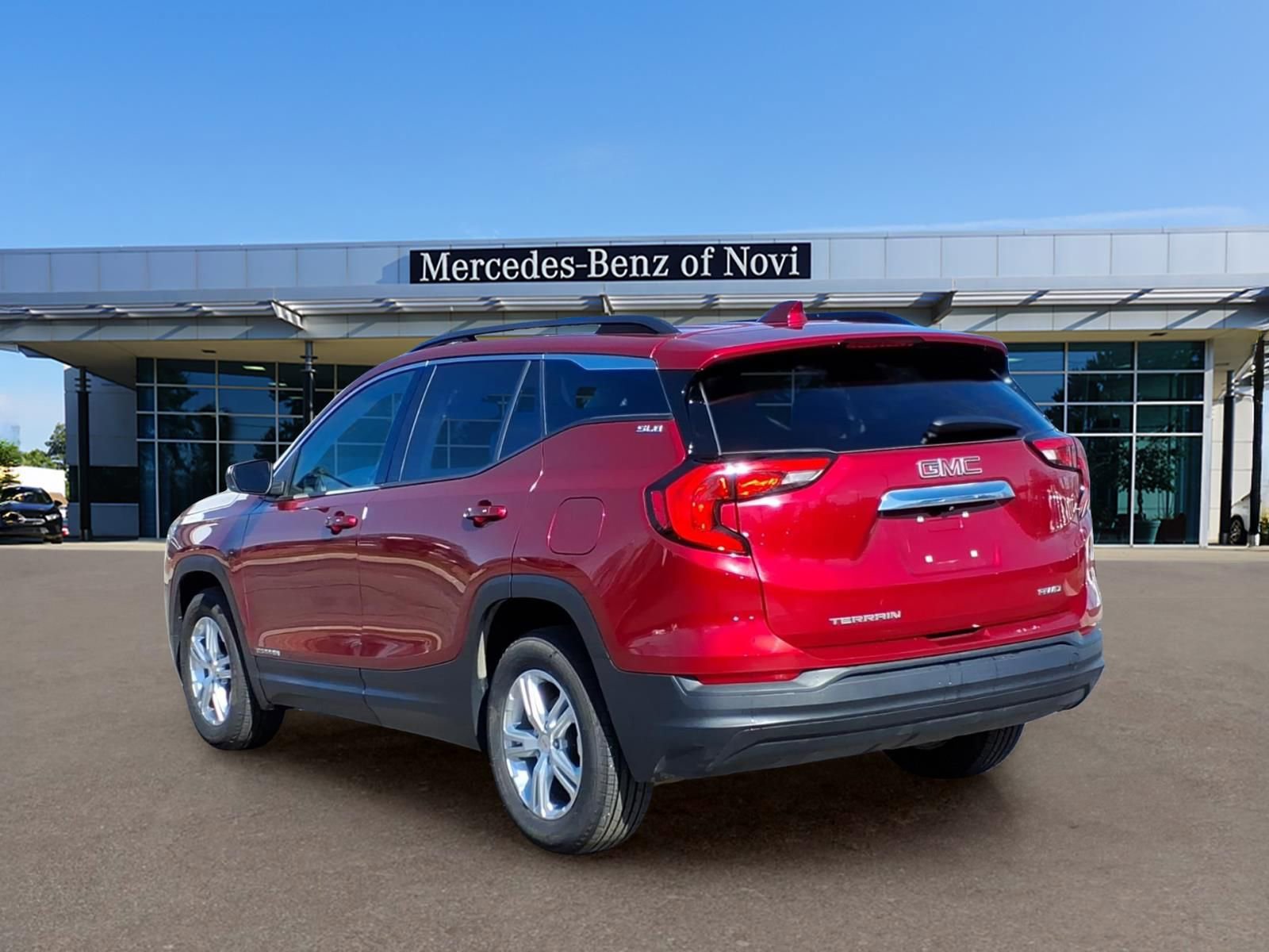 Used 2020 GMC Terrain SLE w/ Driver Convenience Package image 3