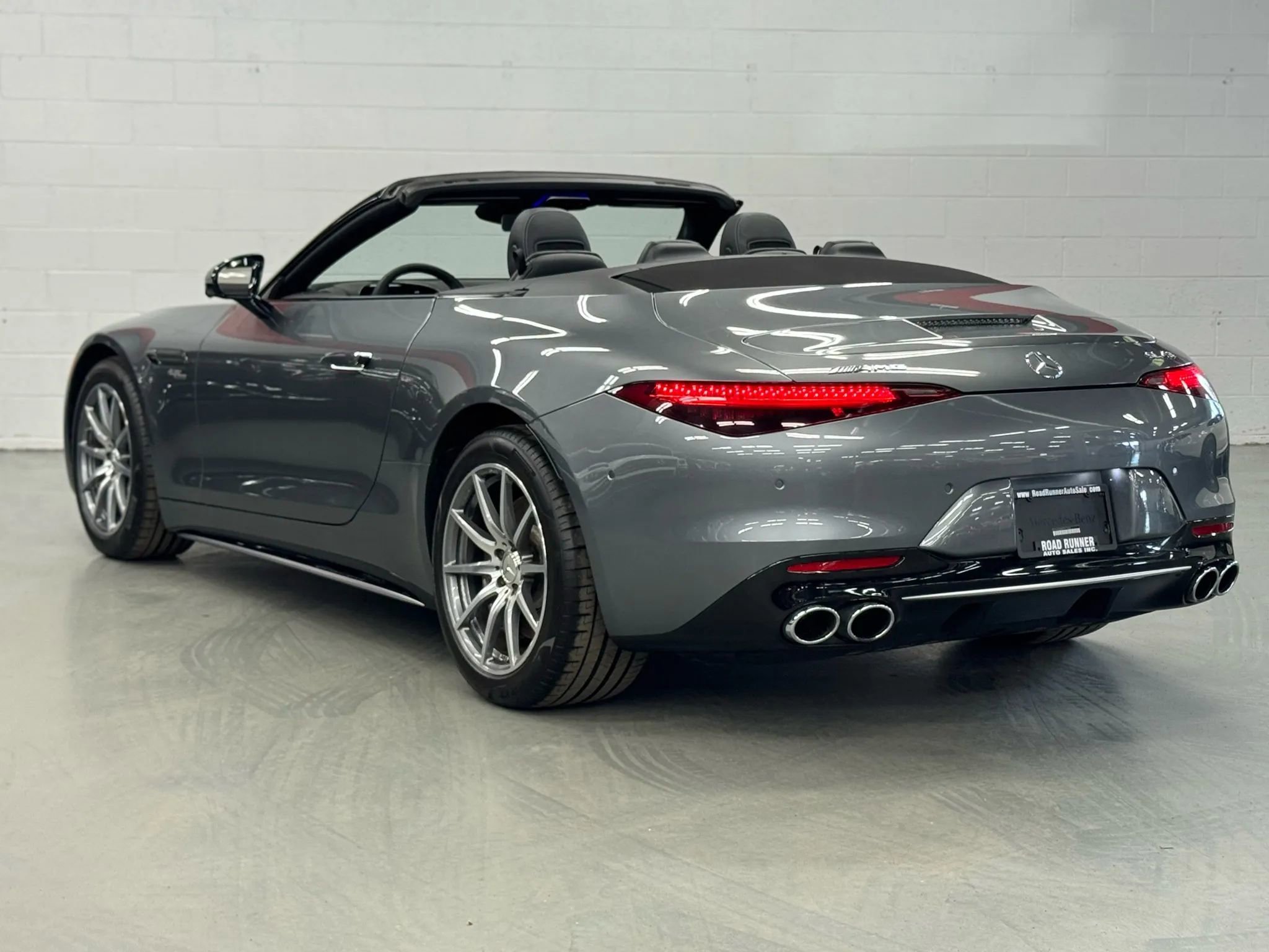 Used 2023 Mercedes-Benz SL 43 AMG w/ Driver Assistance Package image 7