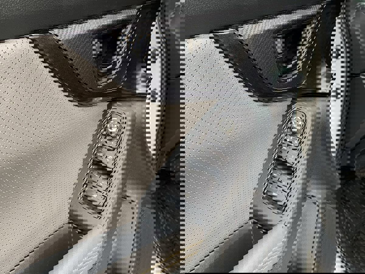 Used 2022 Subaru Crosstrek 2.5i Sport w/ Moonroof Package image 16