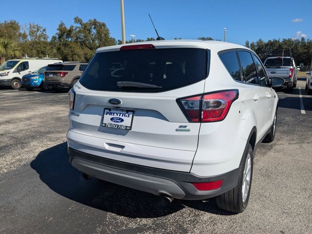 Used 2017 Ford Escape SE image 4