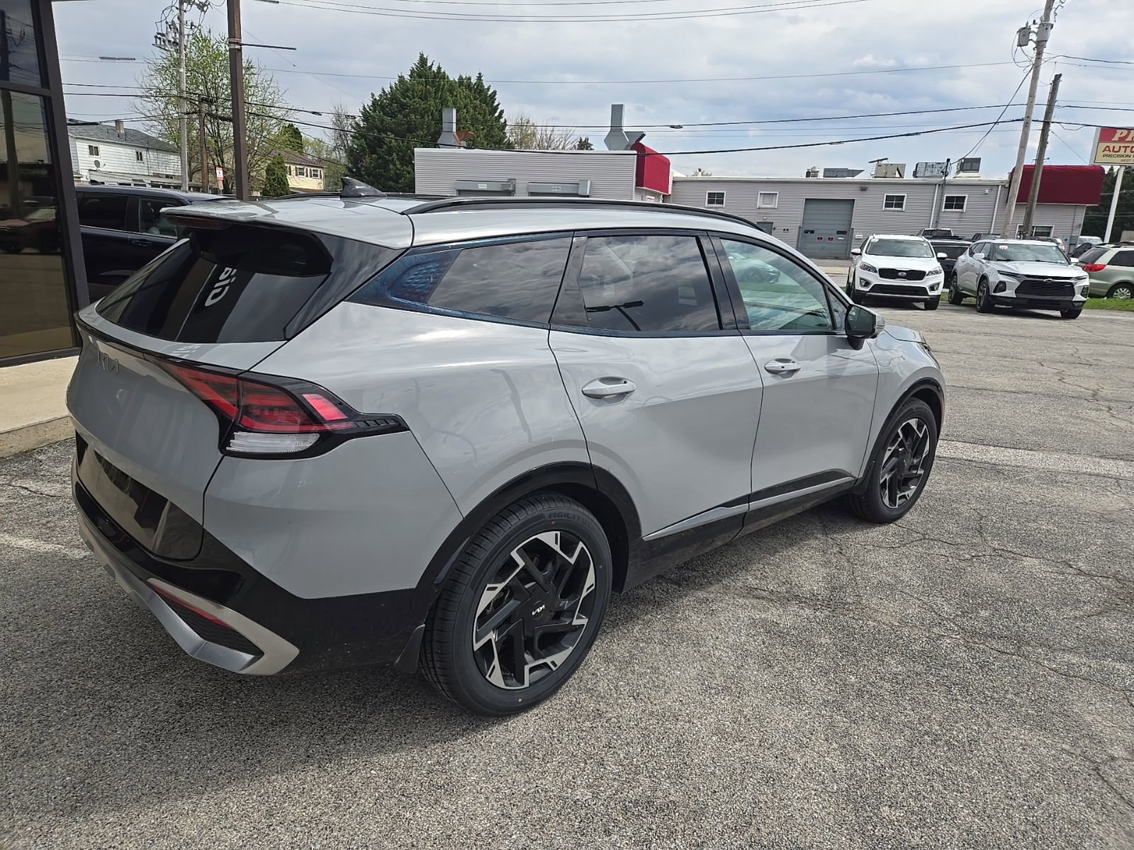 Used 2023 Kia Sportage SX image 4