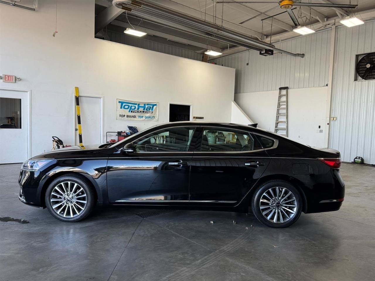 Used 2019 Kia Cadenza Premium FWD image 29