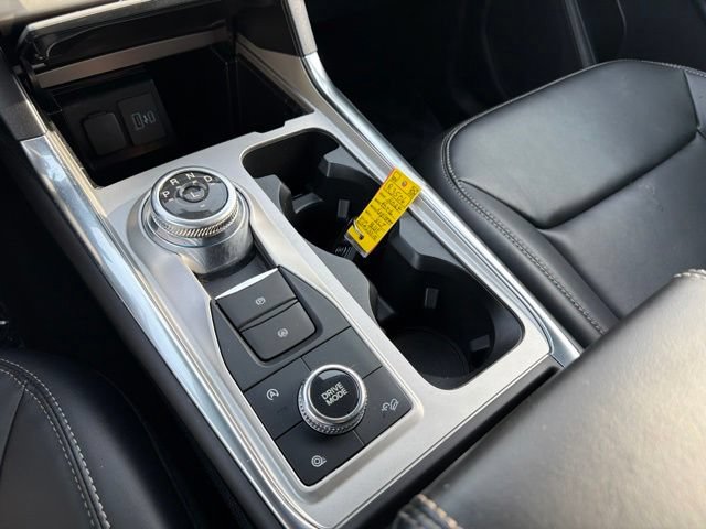 Used 2024 Ford Explorer XLT w/ Equipment Group 202A AWD/4WD image 42