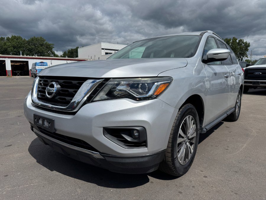 Used 2017 Nissan Pathfinder SV