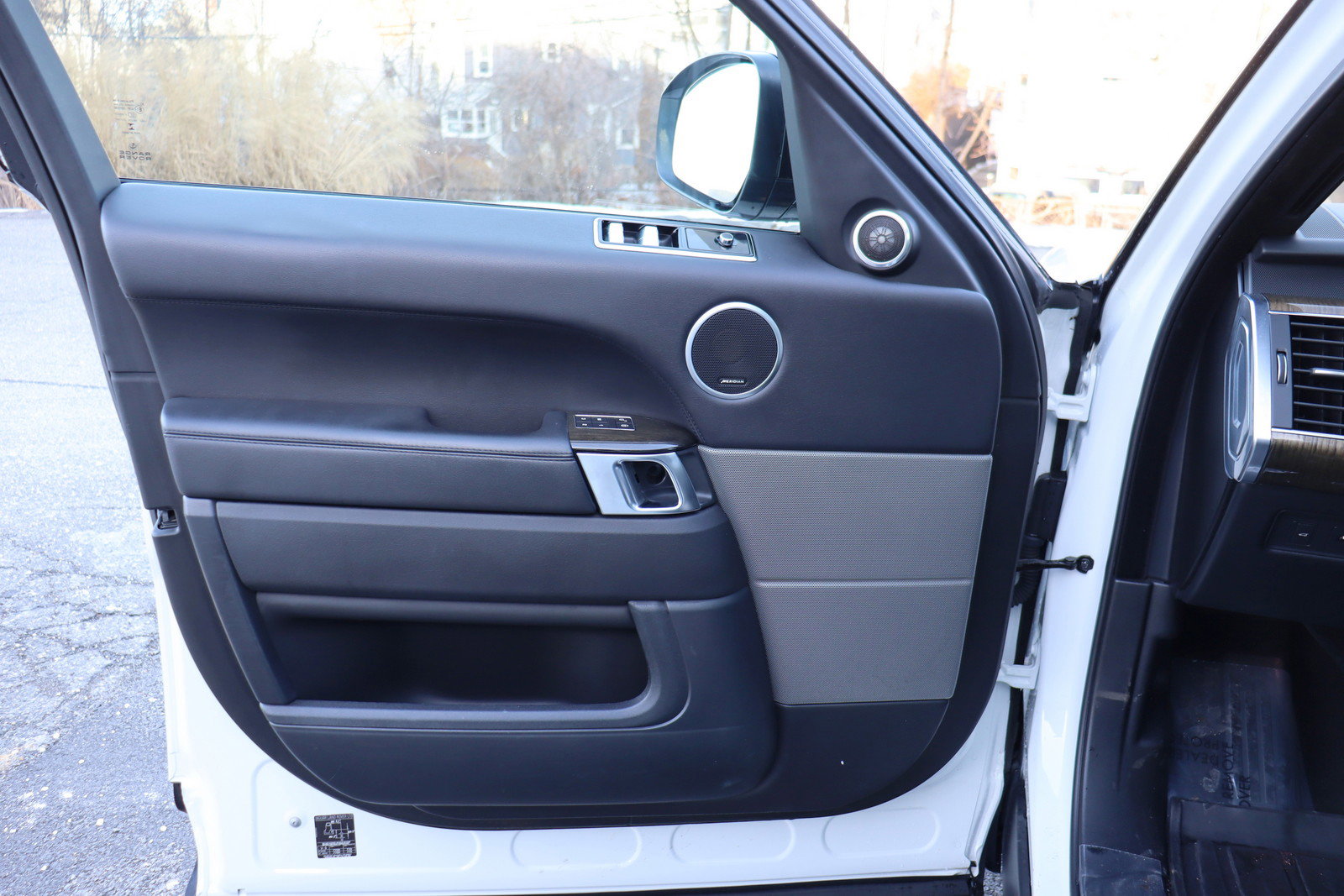 Used 2018 Land Rover Range Rover Sport SE image 22