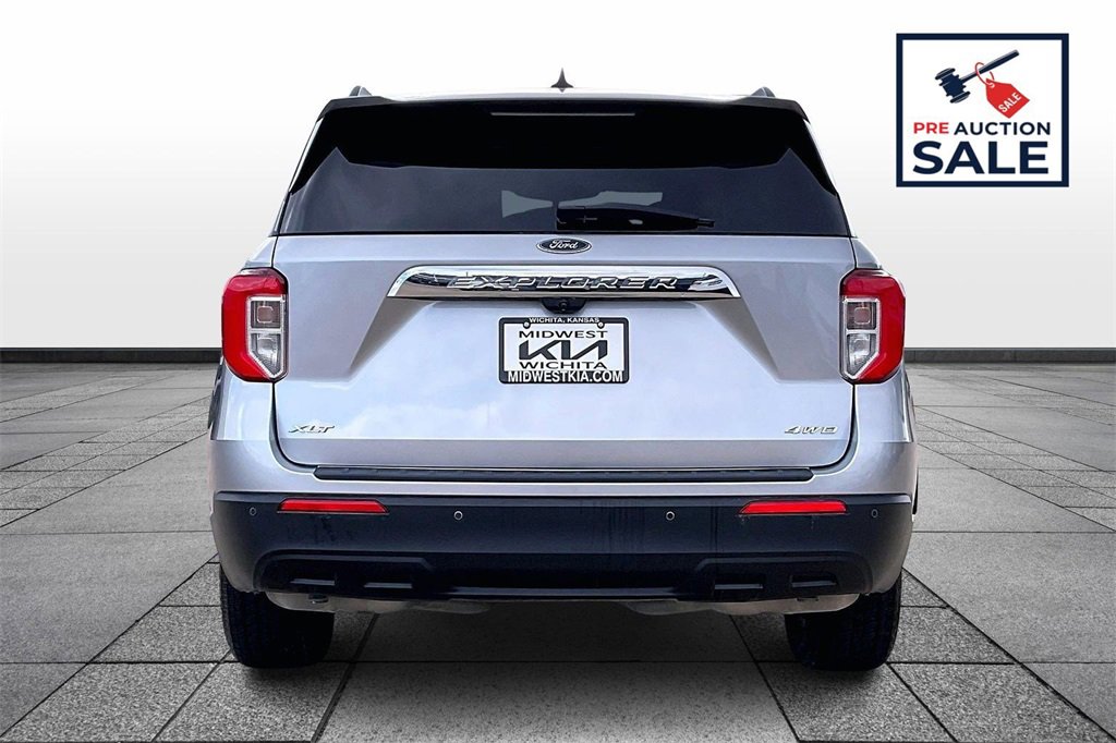 Used 2022 Ford Explorer XLT image 4