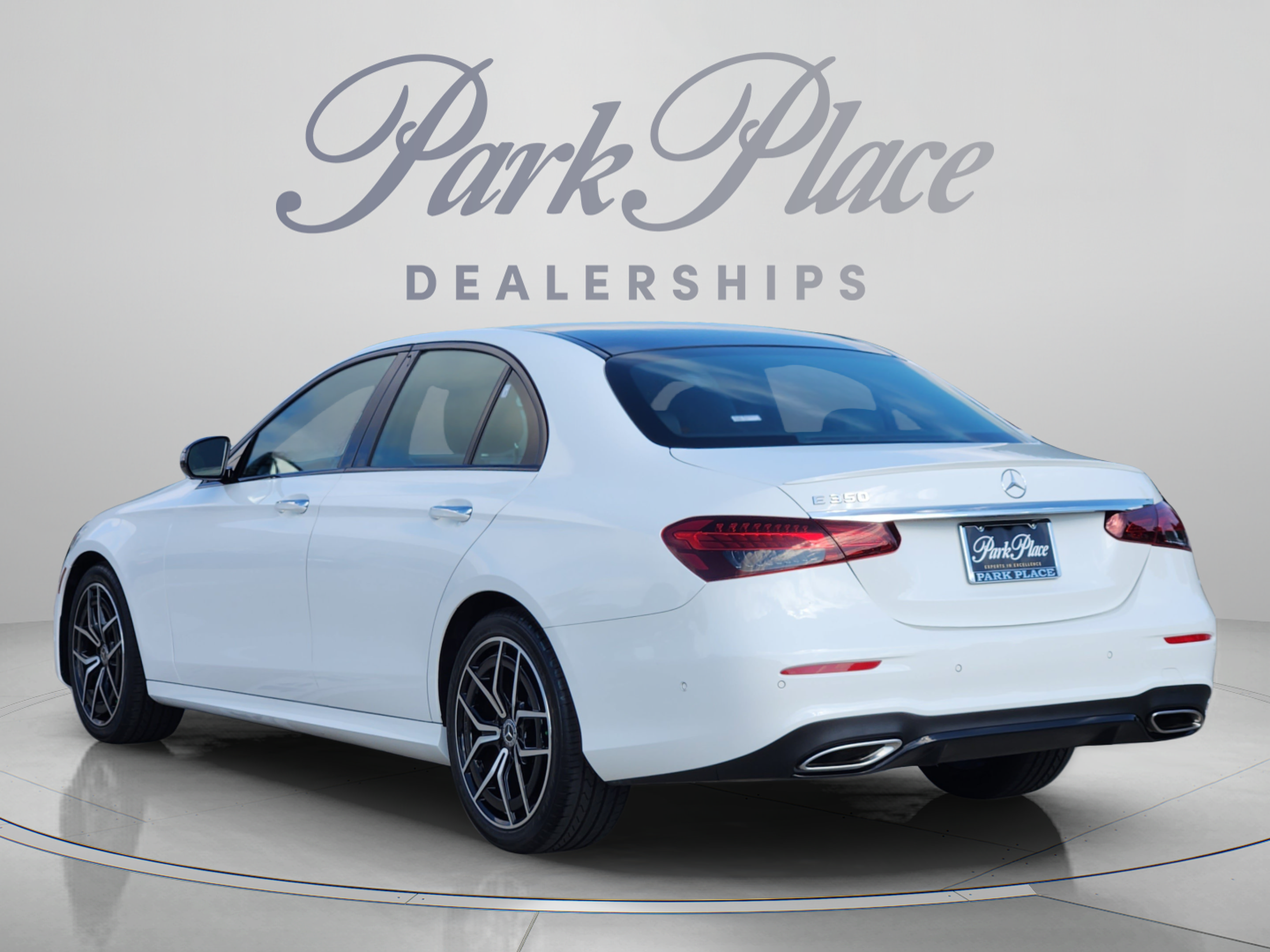 Used 2023 Mercedes-Benz E 350 Sedan image 3