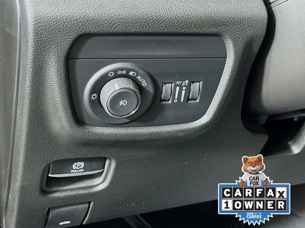 Used 2024 Jeep Grand Cherokee Limited w/ Black Appearance Package image 11