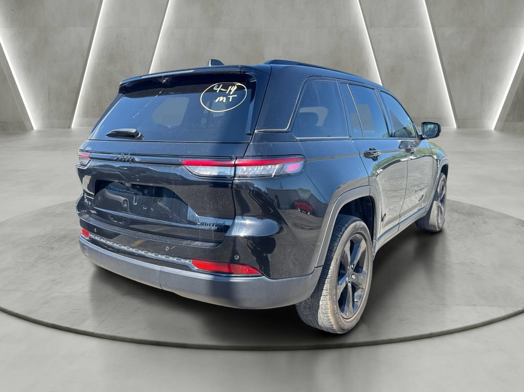 Used 2023 Jeep Grand Cherokee Limited w/ Luxury Tech Group II AWD/4WD image 7