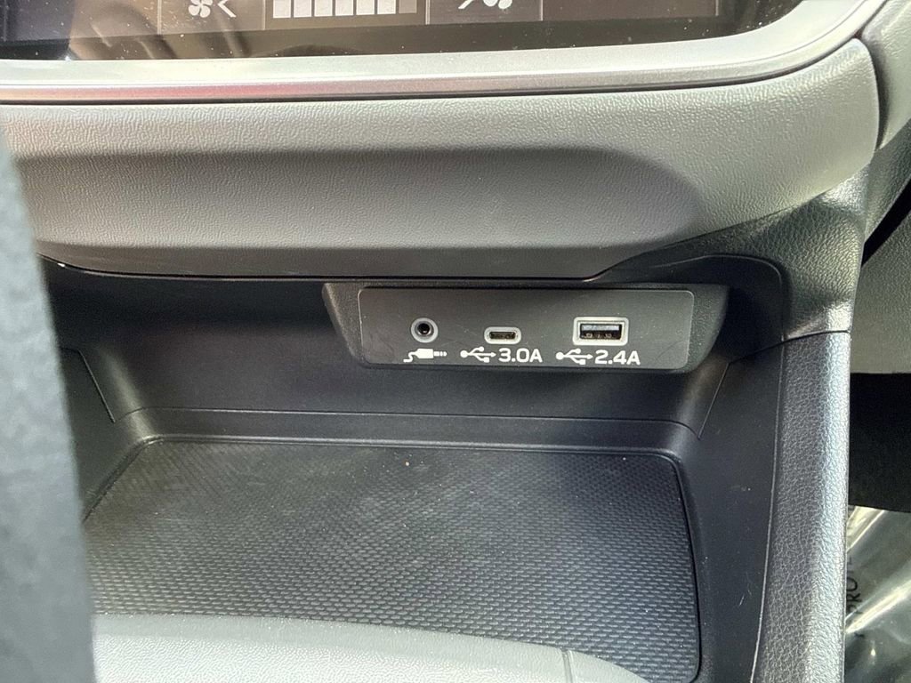 Used 2025 Subaru Crosstrek 2.0i Premium image 33