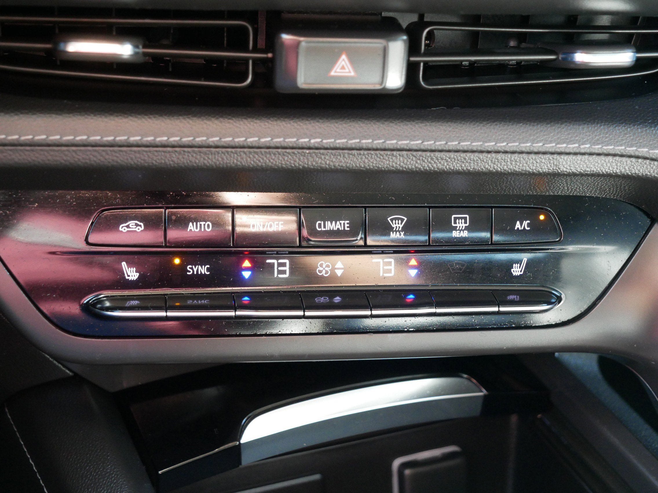 Used 2023 Buick Envision Essence AWD/4WD image 23