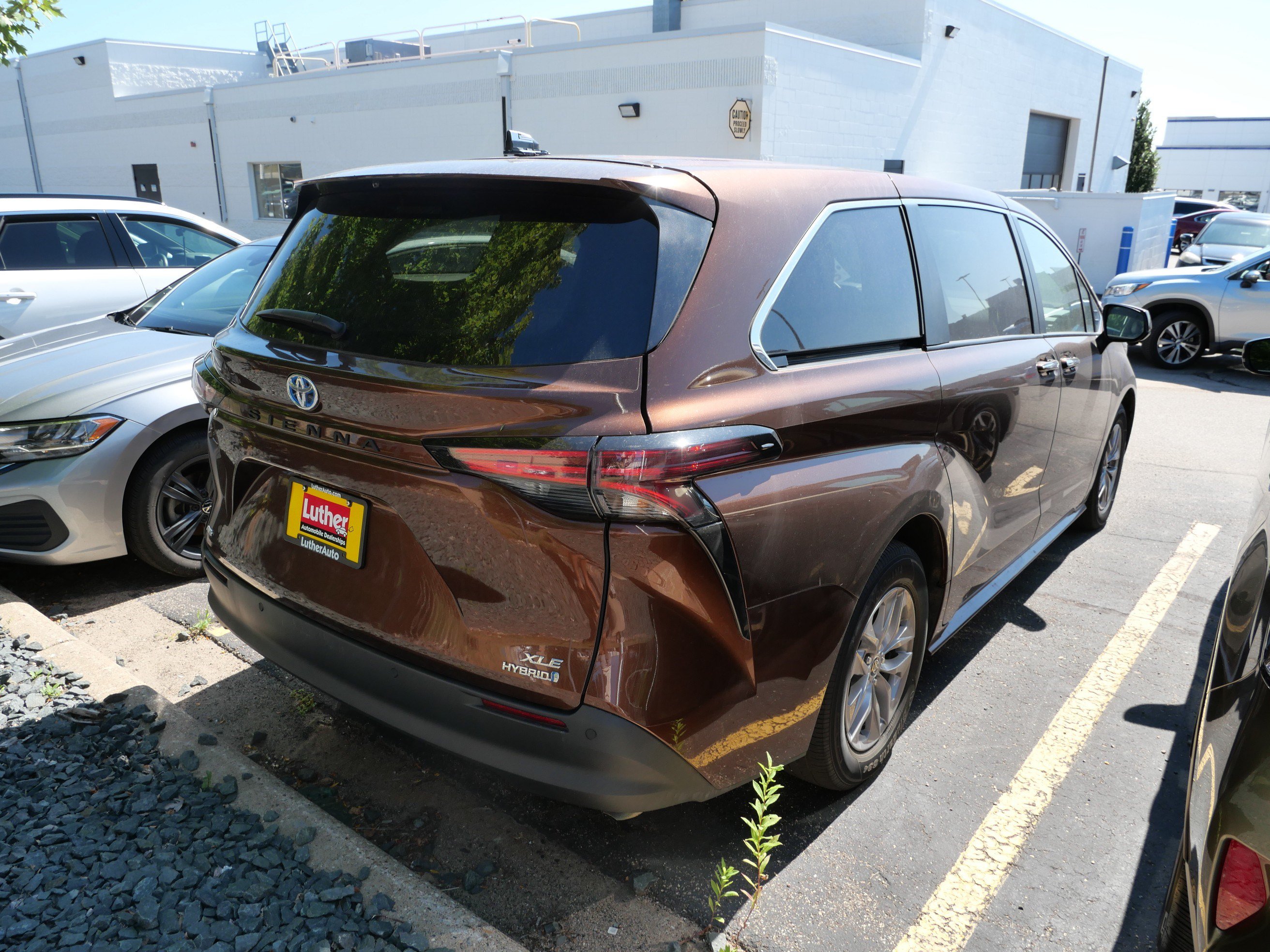 Used 2022 Toyota Sienna XLE AWD/4WD image 7