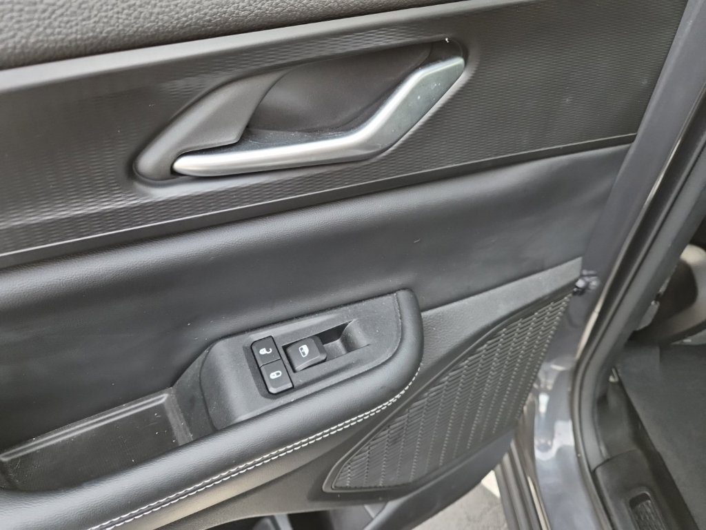 Used 2024 Jeep Grand Cherokee Laredo AWD/4WD image 12