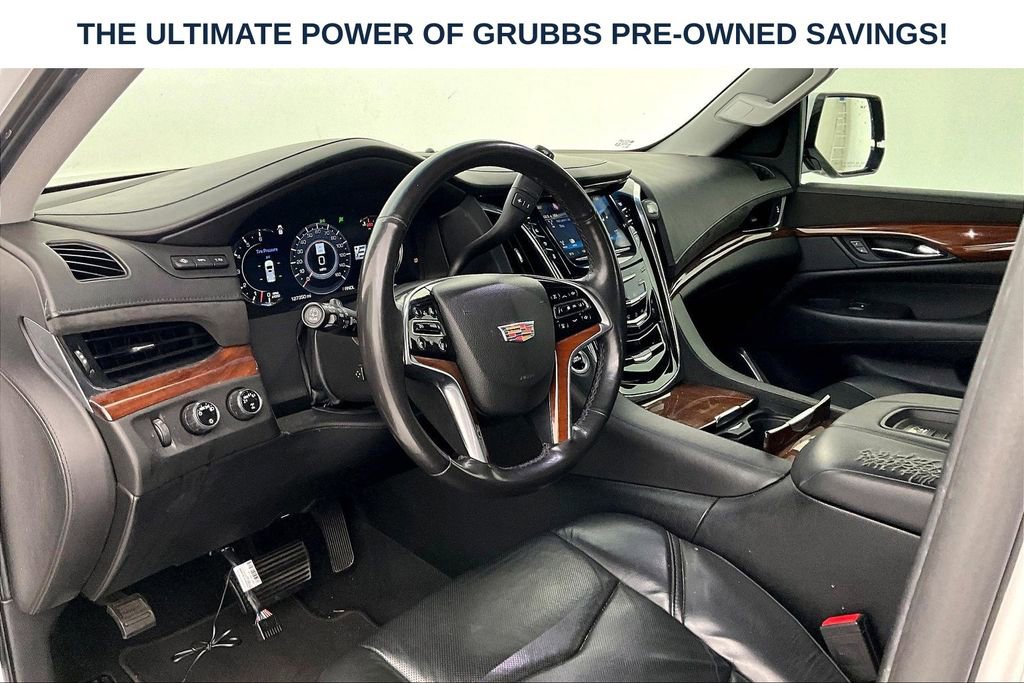 Used 2018 Cadillac Escalade Luxury AWD/4WD image 17