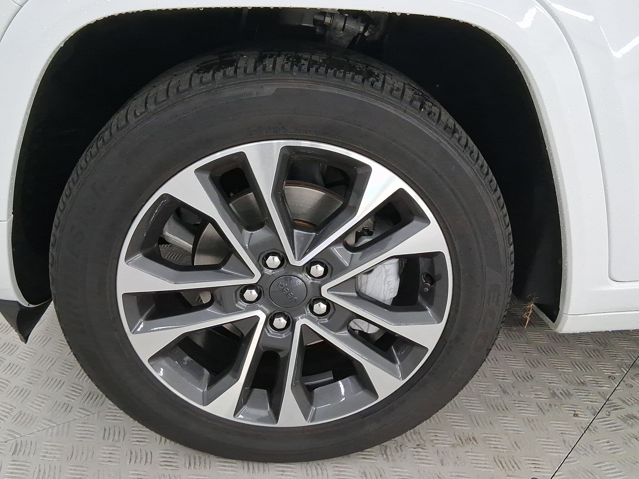 Used 2024 Jeep Grand Cherokee Overland w/ Luxury Tech Group IV image 11