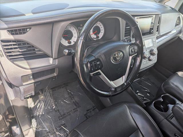Used 2018 Toyota Sienna SE Premium image 10