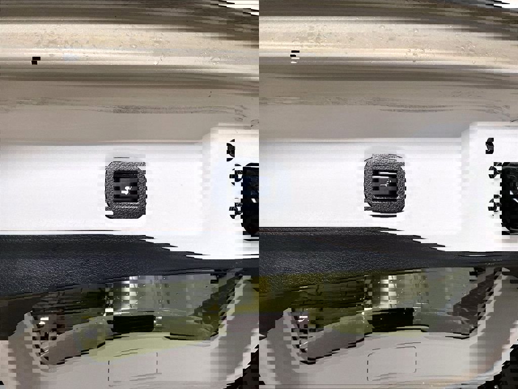 Used 2020 Nissan Rogue SL w/ Premium Package image 25