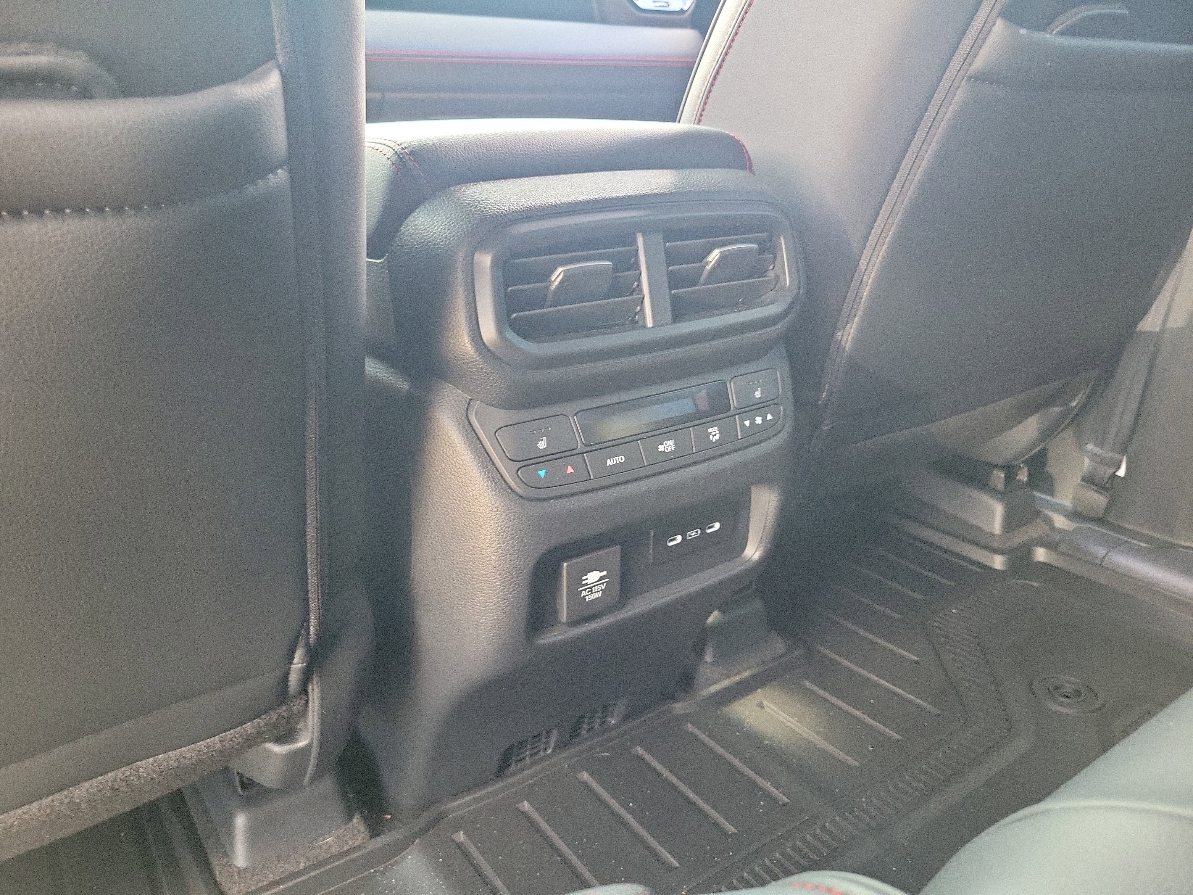 Certified 2025 Honda Pilot Black Edition image 16