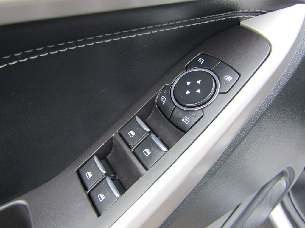 Used 2024 Ford Explorer XLT w/ Equipment Group 202A AWD/4WD image 21