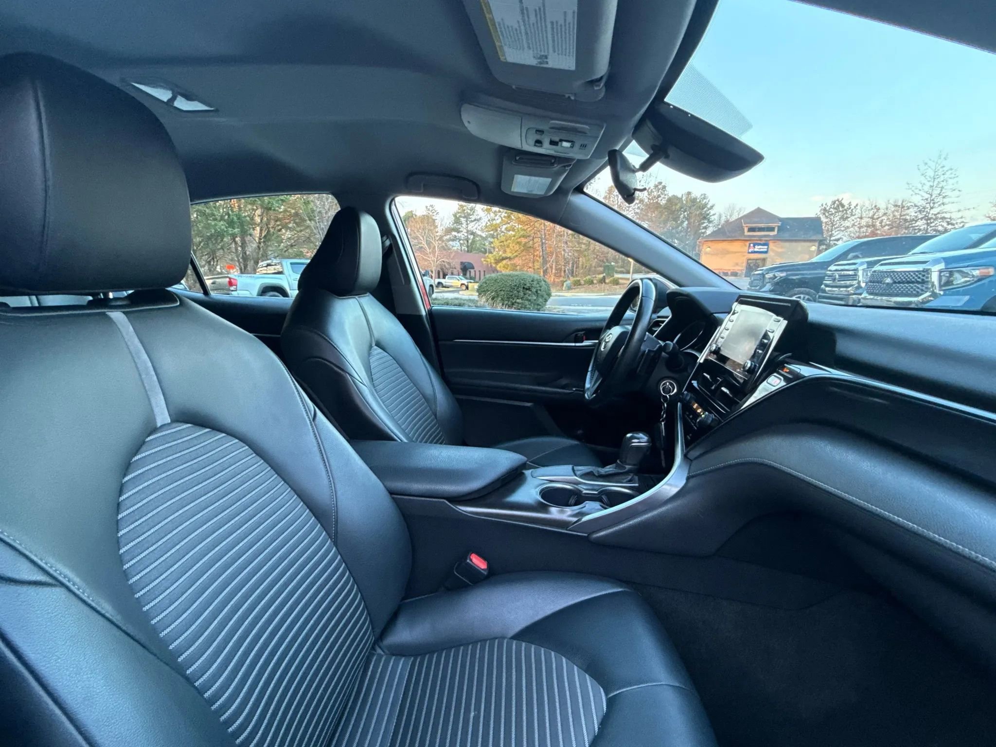 Used 2021 Toyota Camry SE image 27