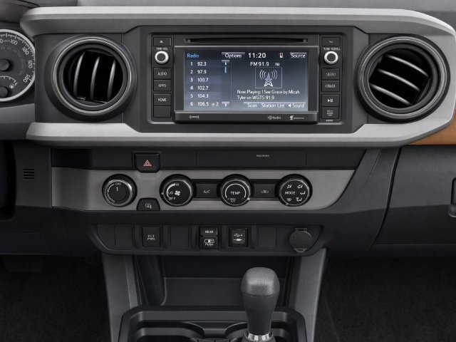 Used 2018 Toyota Tacoma SR5 AWD/4WD image 14