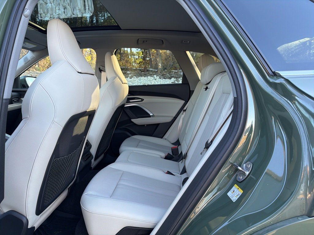 Certified 2025 Audi Q5 Prestige image 9