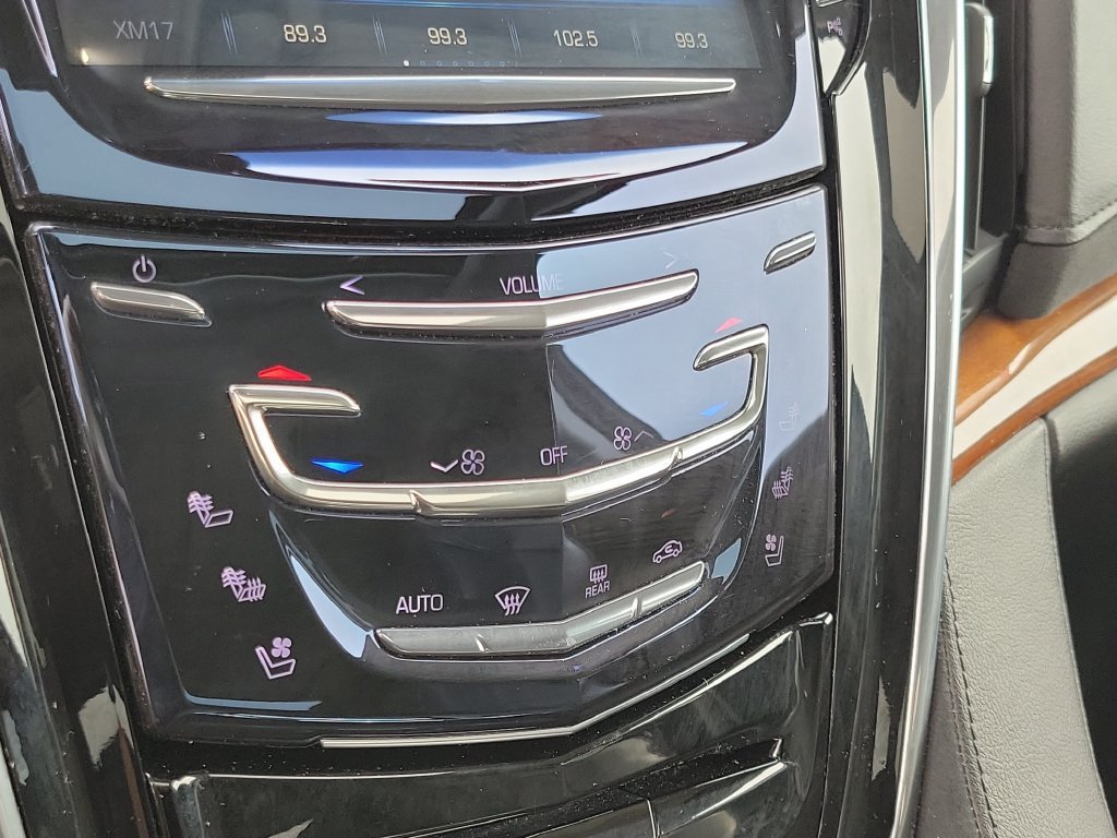 Used 2017 Cadillac Escalade Luxury AWD/4WD image 31