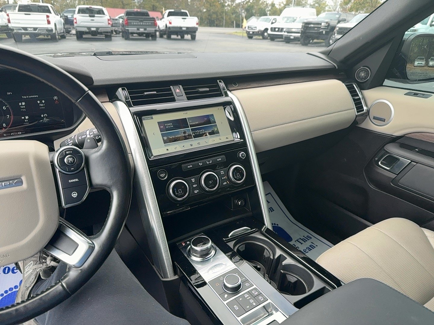 Used 2018 Land Rover Discovery HSE AWD/4WD image 15