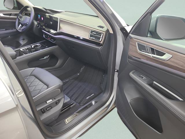 New 2026 Volkswagen Atlas SEL Premium R-Line image 24