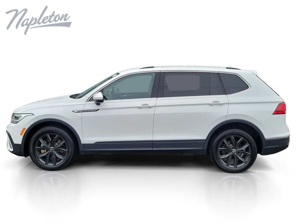 Used 2024 Volkswagen Tiguan SE FWD image 2