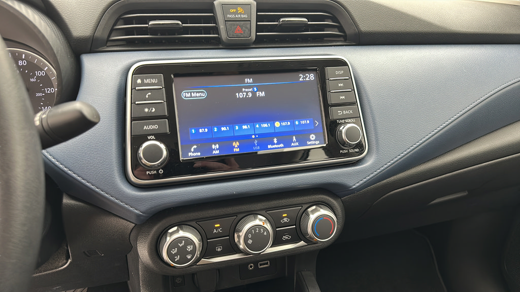 Used 2025 Nissan Versa SV FWD image 19