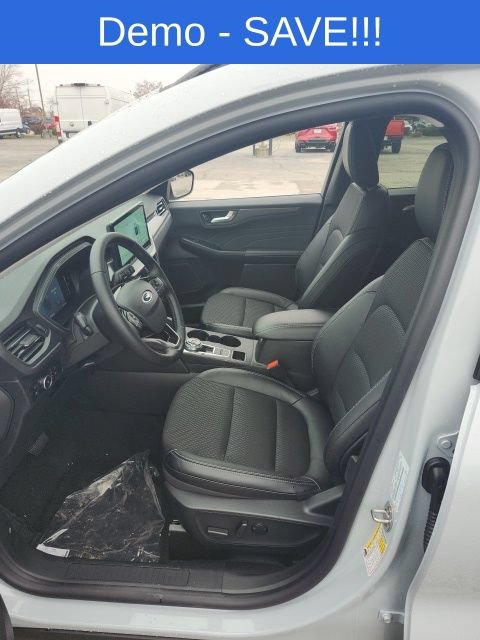 New 2026 Ford Escape SE FWD image 33