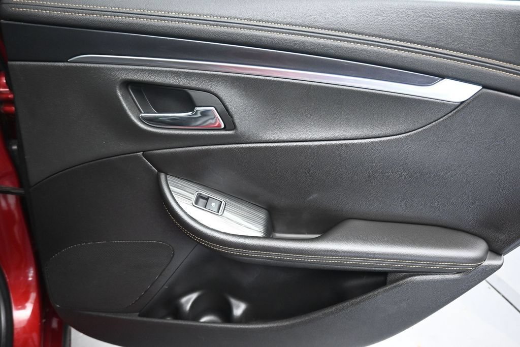Used 2019 Chevrolet Impala LT FWD image 34