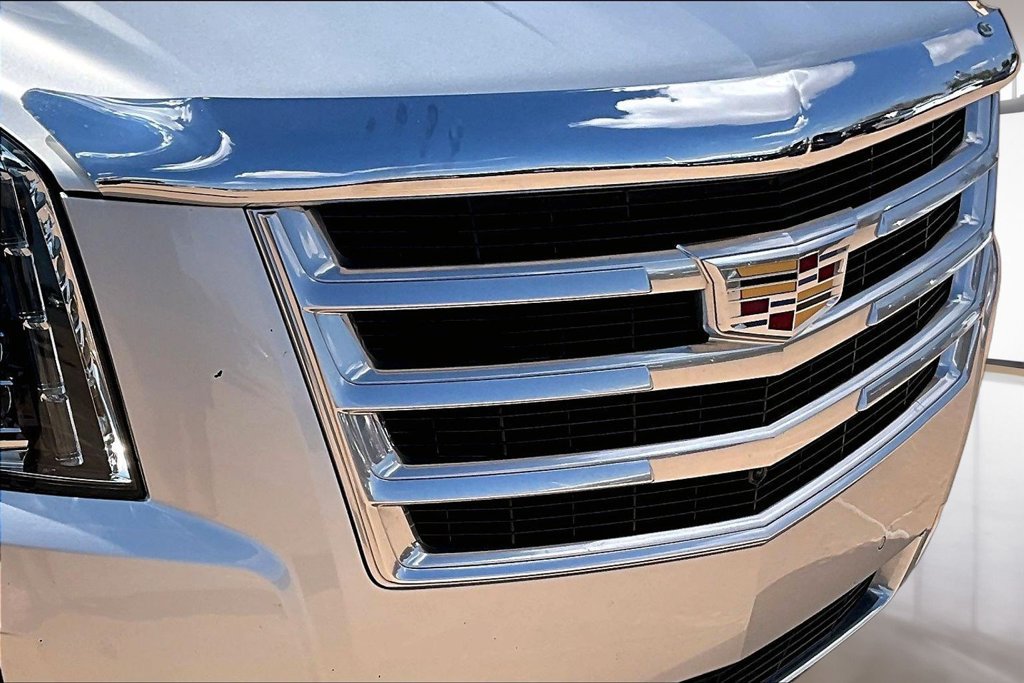 Used 2019 Cadillac Escalade Luxury AWD/4WD image 31