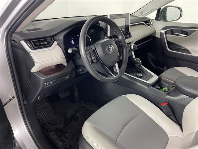 Used 2021 Toyota RAV4 Limited image 3