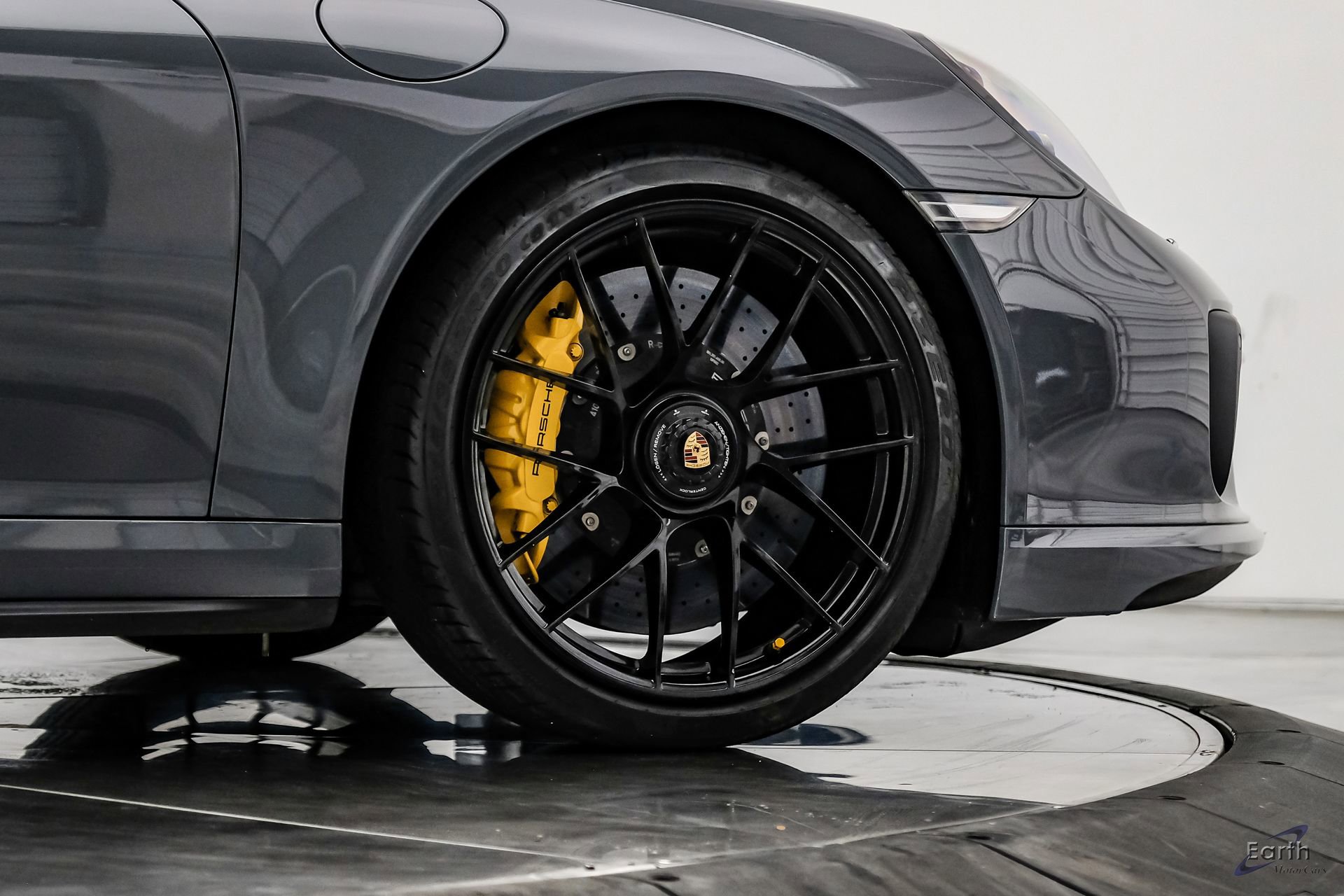 Used 2017 Porsche 911 Turbo S AWD/4WD image 96
