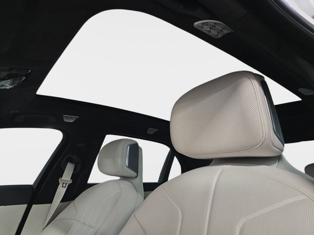 Certified 2023 BMW 740i RWD image 26