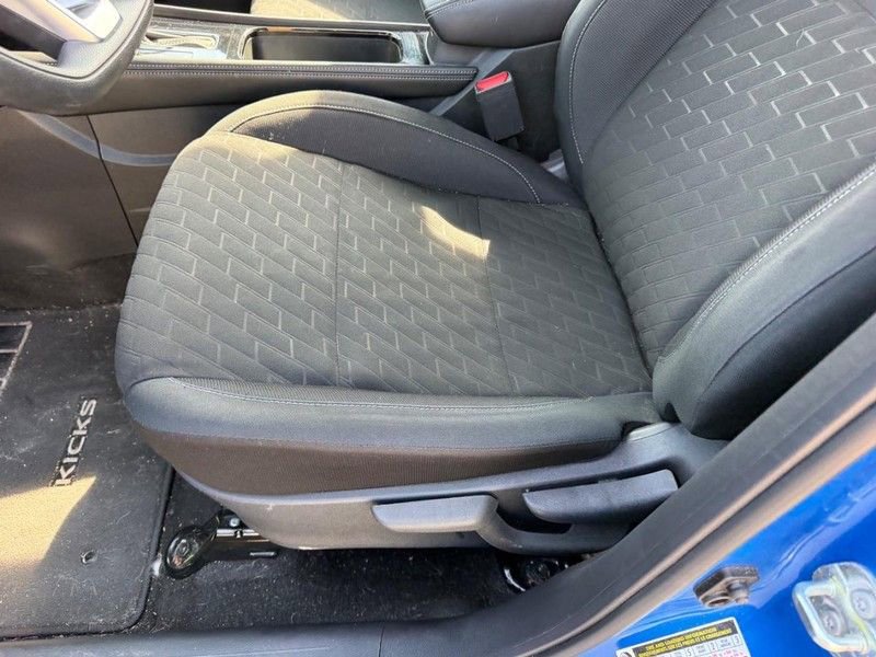 Used 2023 Nissan Kicks SV image 16