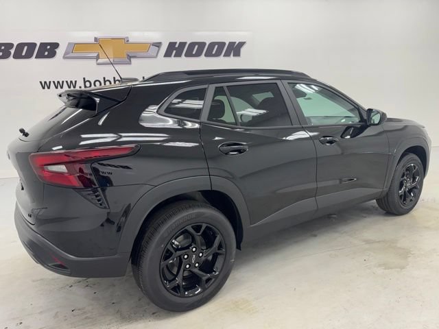 New 2026 Chevrolet Trax LT w/ Midnight Edition FWD image 5