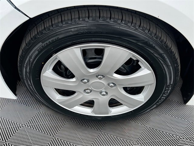 Used 2023 Toyota Corolla LE image 28