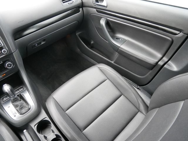 Used 2011 Volkswagen Jetta TDI FWD image 11