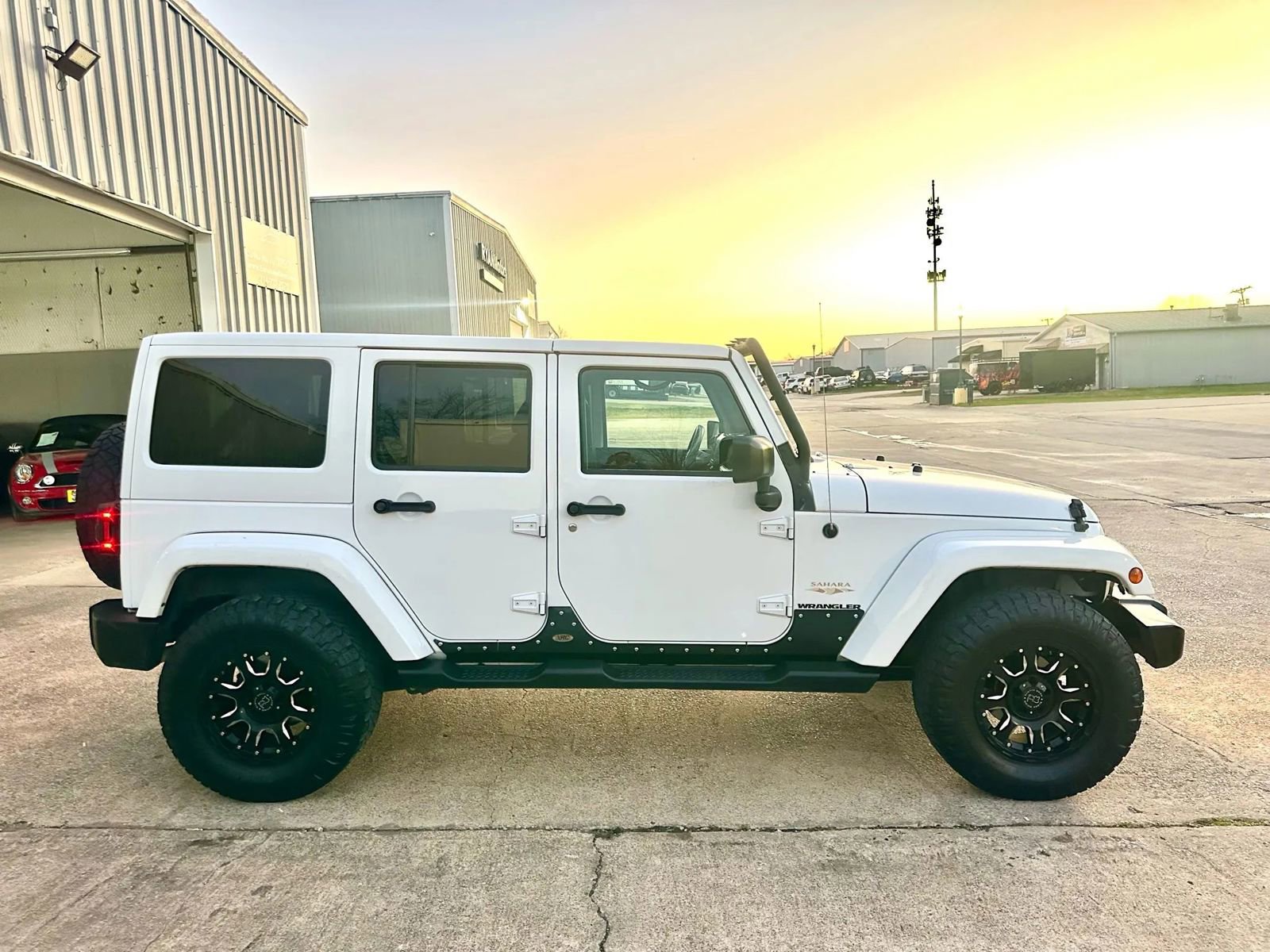 Used 2015 Jeep Wrangler Unlimited Sahara w/ Max Tow Package image 9