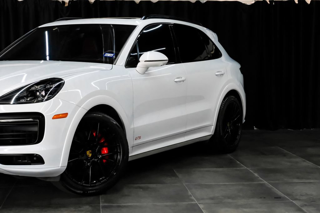 Used 2021 Porsche Cayenne GTS w/ Sport Chrono Package (8LH) AWD/4WD image 7
